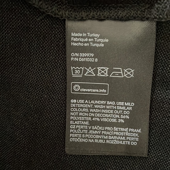 H&M Sweater - Picture 6 of 6